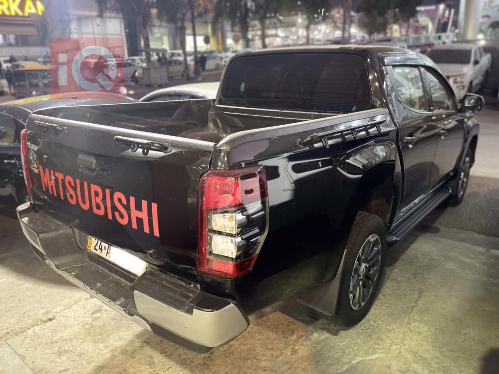 میتسوبیشی L200